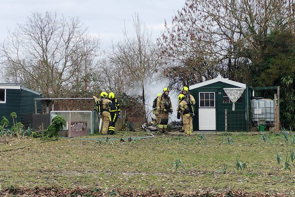 Schuur in volkstuin uitgebrand