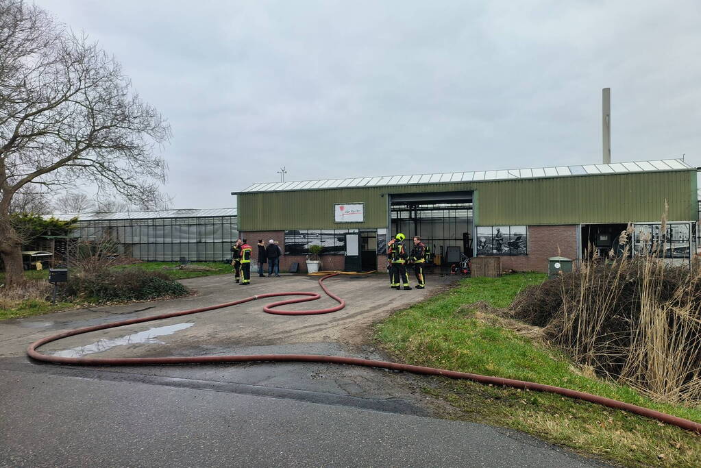 Brandweer voorkomt grote brand in kas