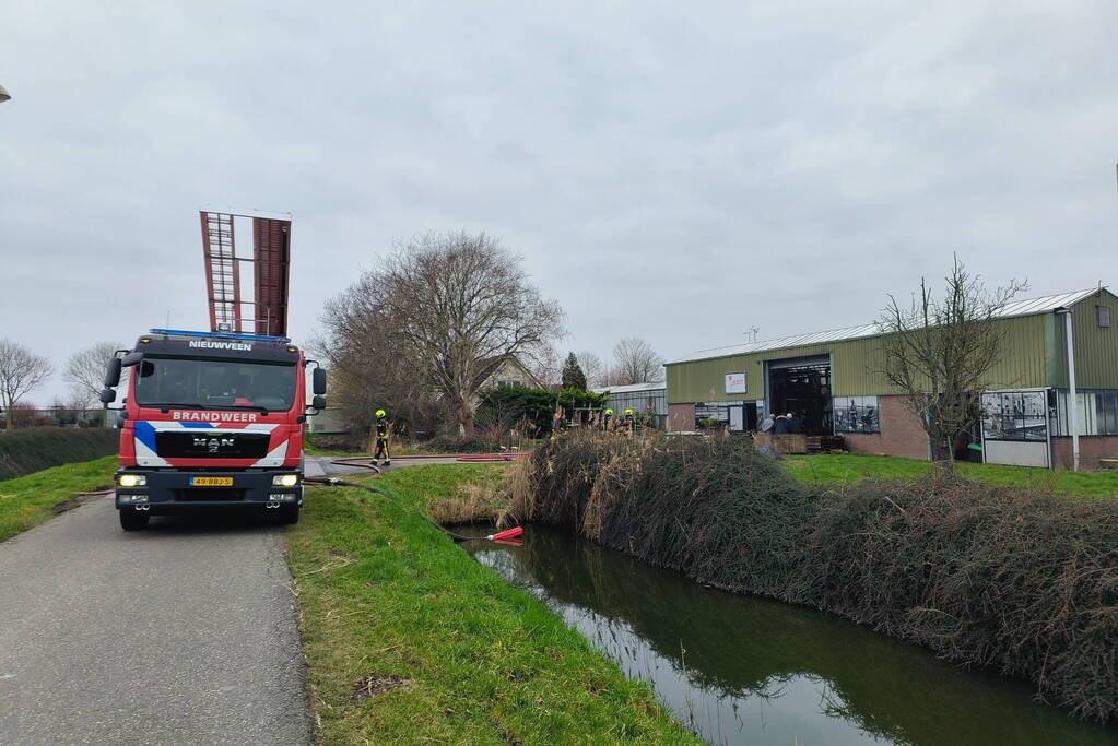 Brandweer voorkomt grote brand in kas