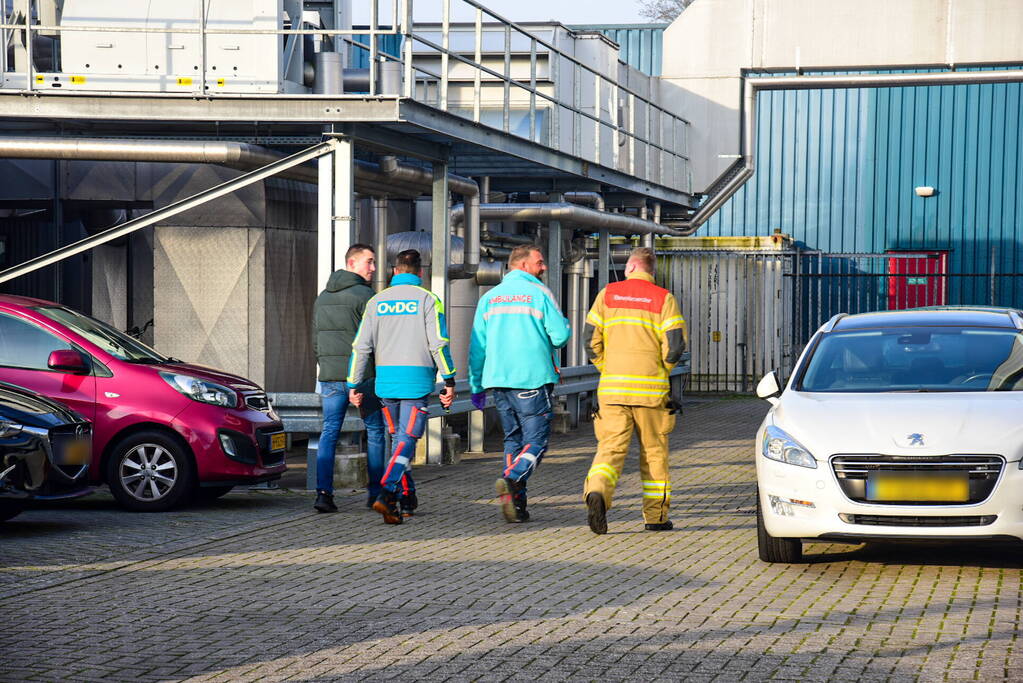 Persoon gewond bij bedienen van een machine