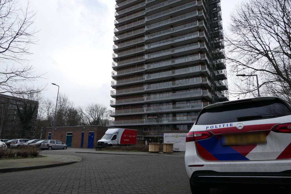 Overleden persoon aangetroffen in flatwoning