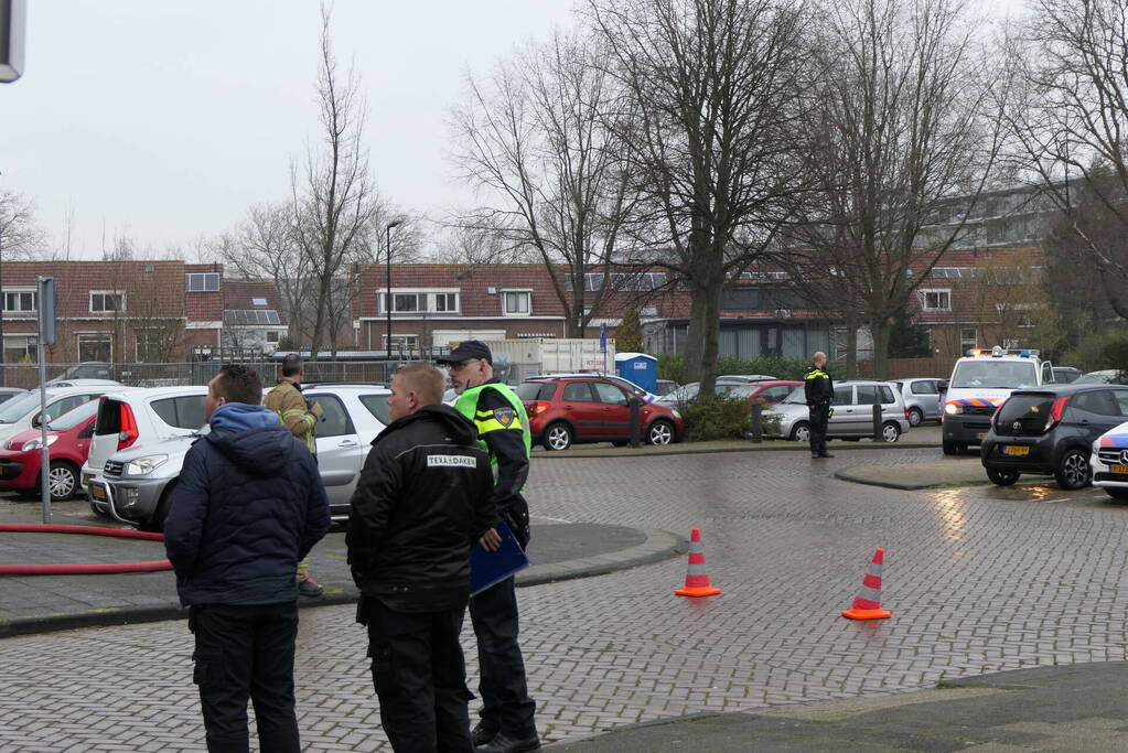 Brand op dak van woontoren