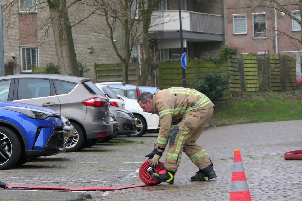 Brand op dak van woontoren