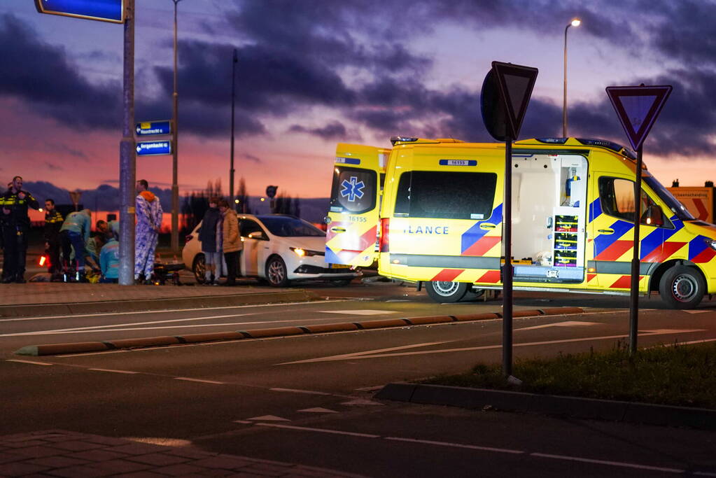 Persoon gewond na val van carnavalswagen