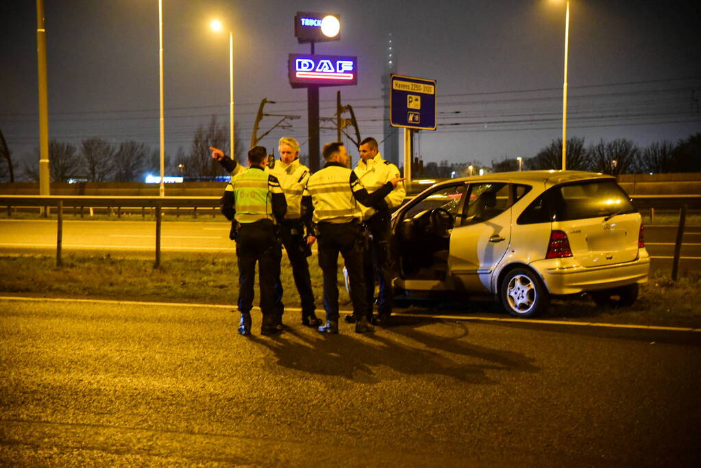 Politieagent schiet op voertuig op snelweg