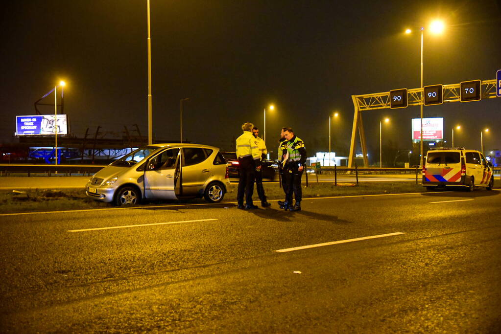 Politieagent schiet op voertuig op snelweg