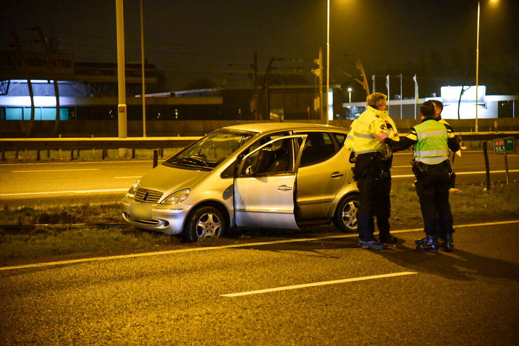 Politieagent schiet op voertuig op snelweg