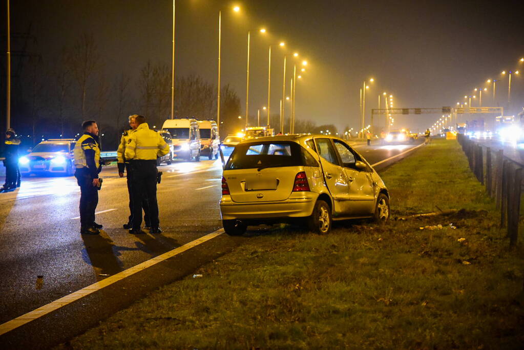 Politieagent schiet op voertuig op snelweg