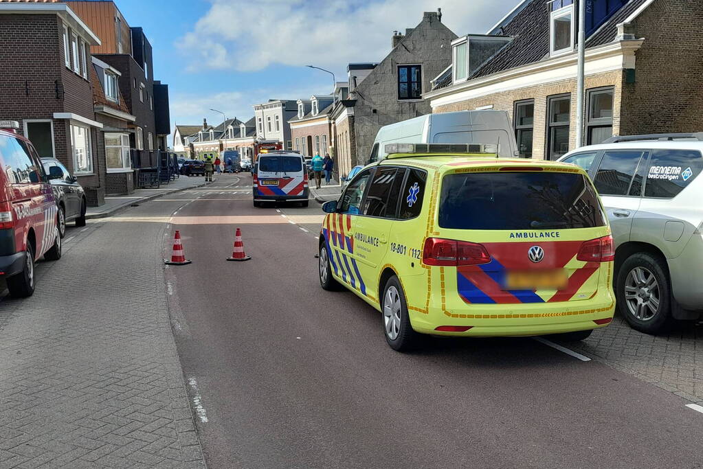 Personenauto frontaal tegen bestelbus