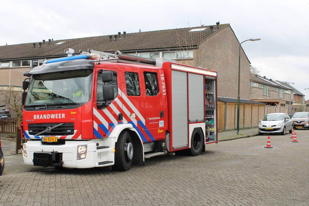 Brandweer verricht onderzoek wegens gaslucht