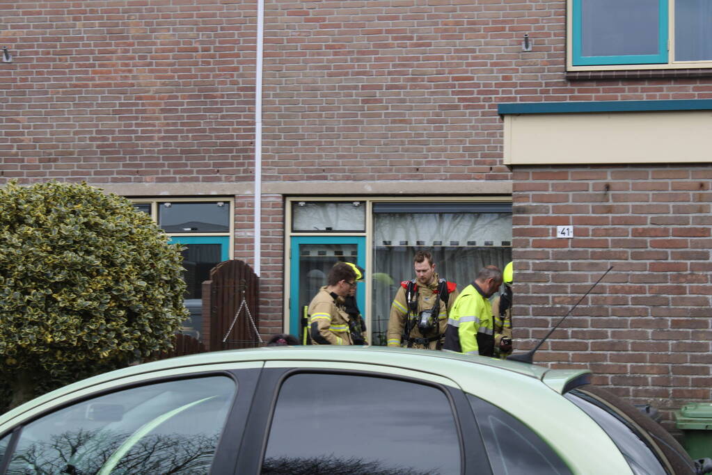 Brandweer verricht onderzoek wegens gaslucht