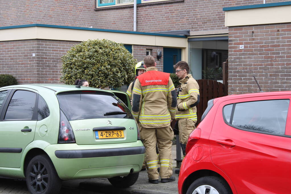 Brandweer verricht onderzoek wegens gaslucht