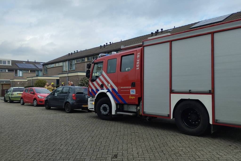 Brandweer verricht onderzoek wegens gaslucht