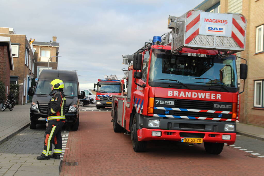 Vlam slaat in de pan tijdens bakken speklappen, bewoner loopt brandwonden op