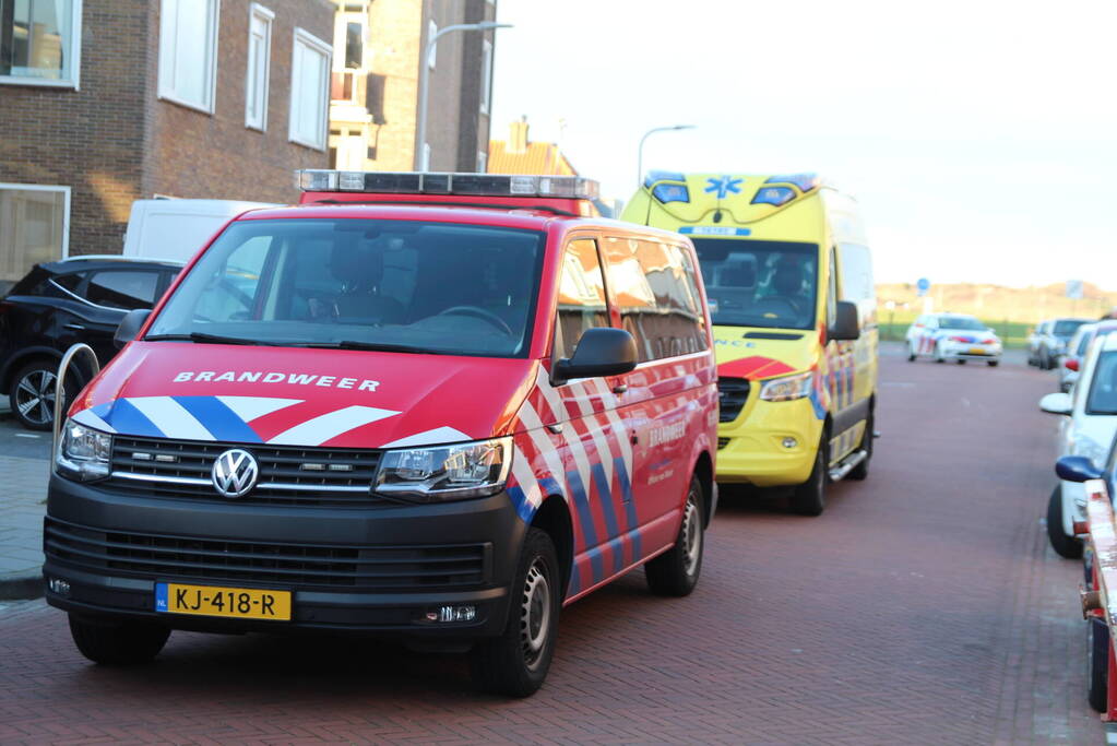 Vlam slaat in de pan tijdens bakken speklappen, bewoner loopt brandwonden op