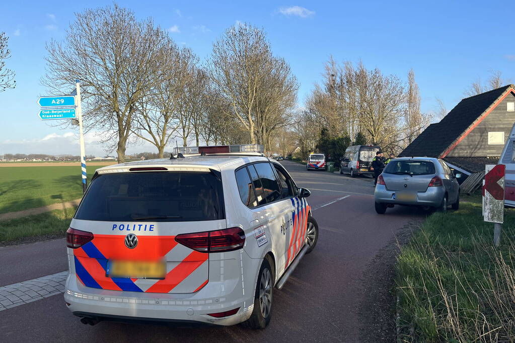 23-jarige stenengooier aangehouden, voertuigen beschadigd