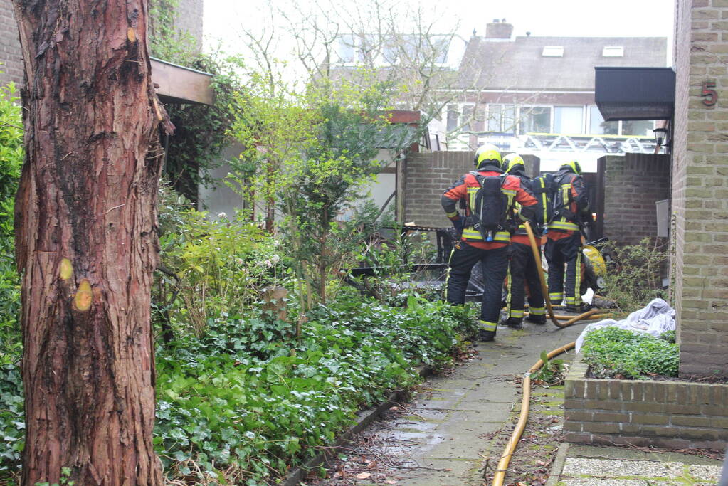 Veel rookontwikkeling bij hevige woningbrand