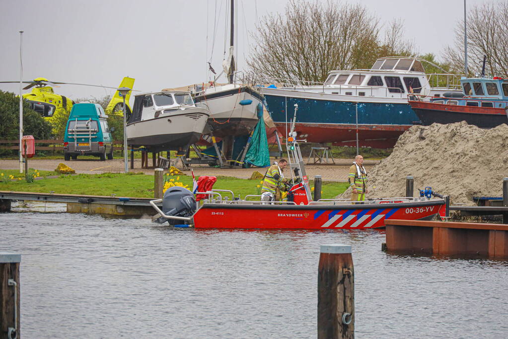 Twee personen te water geraakt IJmeer