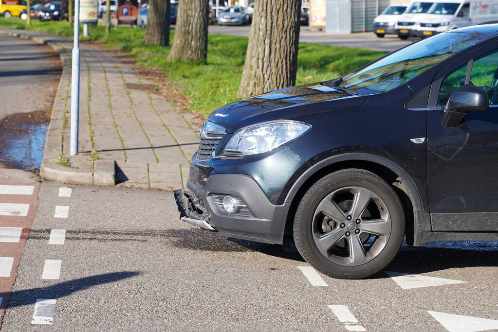 Scooterrijder gewond bij botsing met automobilist