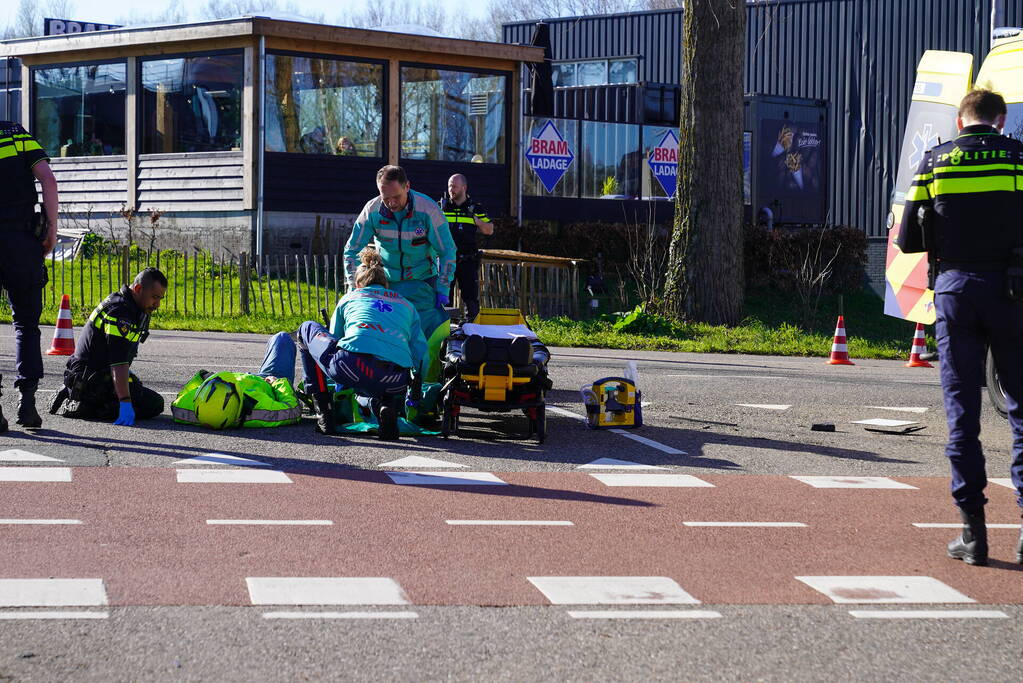 Scooterrijder gewond bij botsing met automobilist