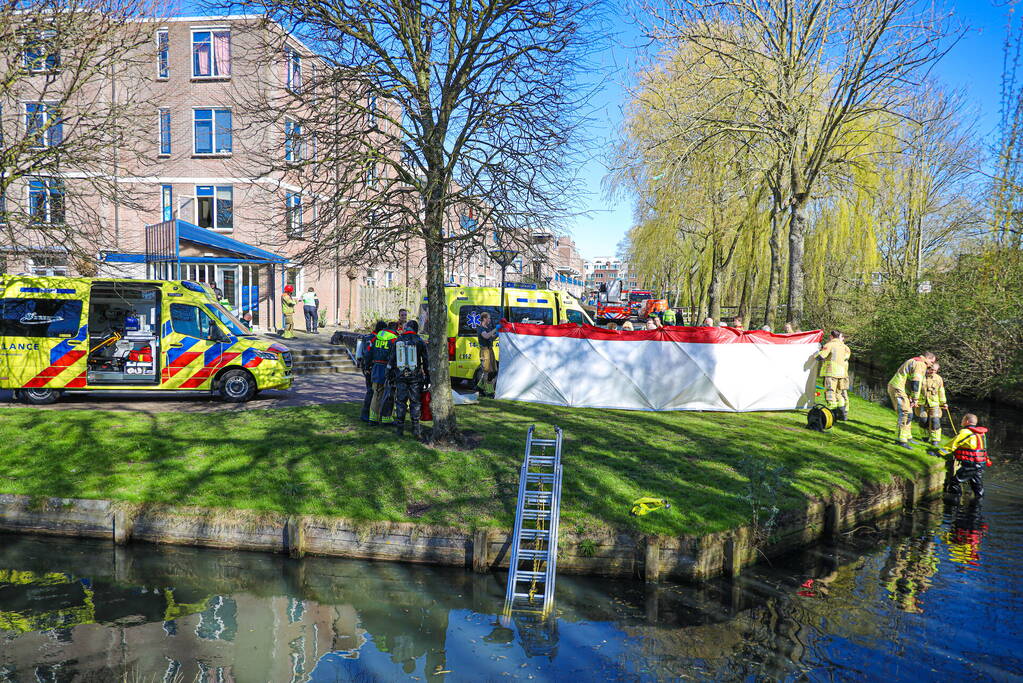 2-jarige jongen overleden na val in water