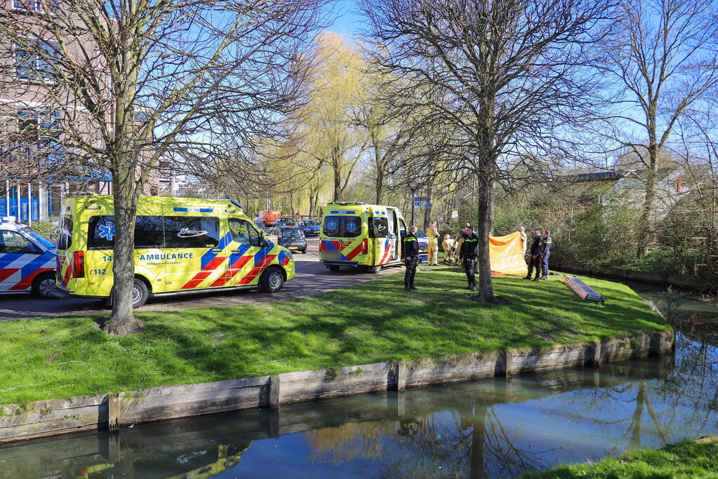 2-jarige jongen overleden na val in water