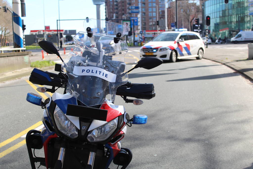 Motorrijder gewond bij botsing met auto