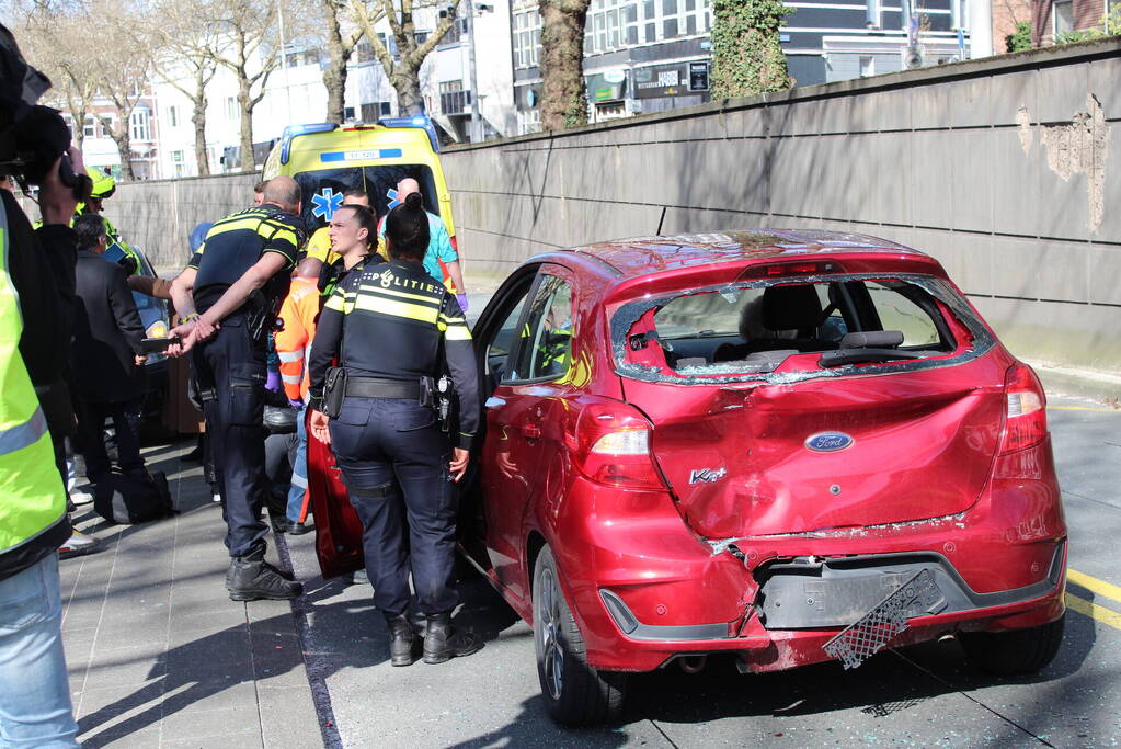 Motorrijder gewond bij botsing met auto