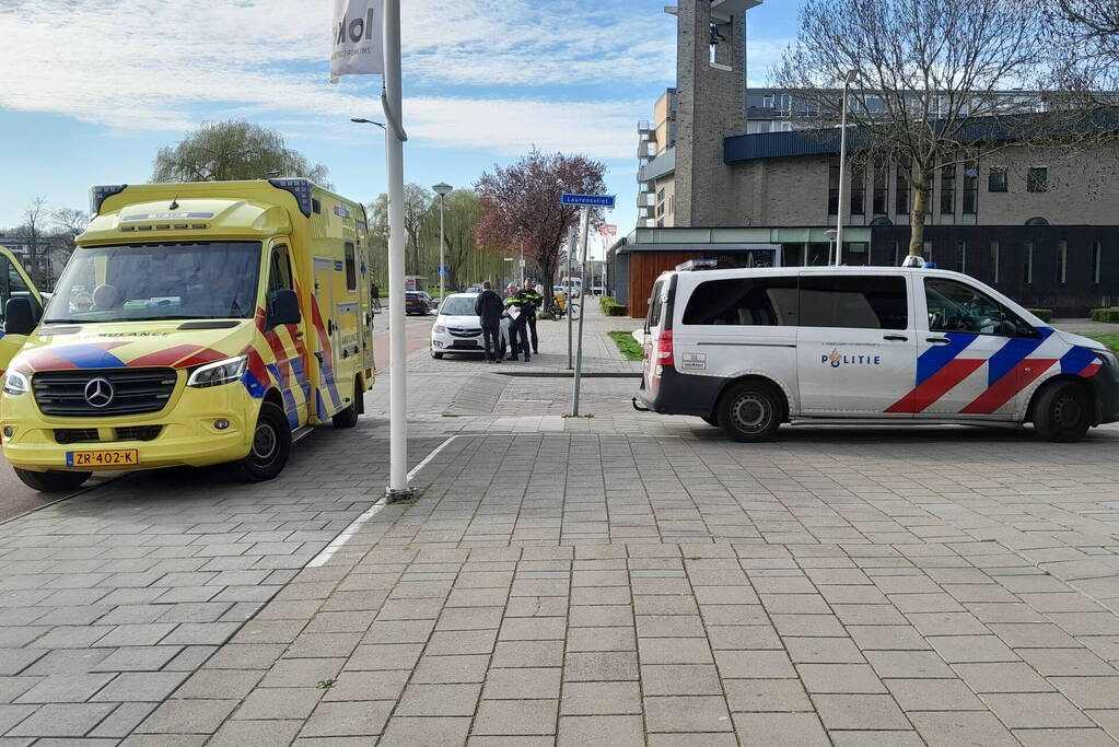 Forse schade bij botsing tussen twee voertuigen