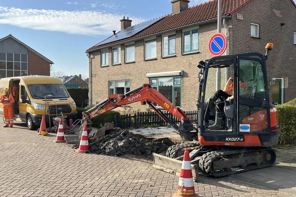 Straat zonder water na breuk in hoofdleiding