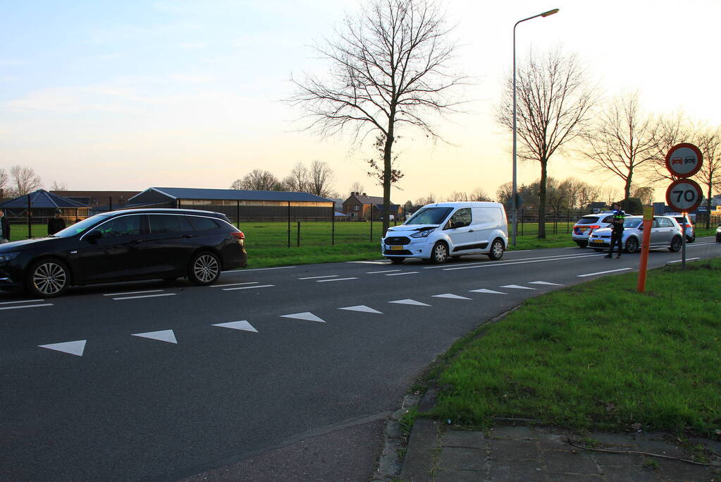 Rijbaan afgesloten na kop-staart botsing