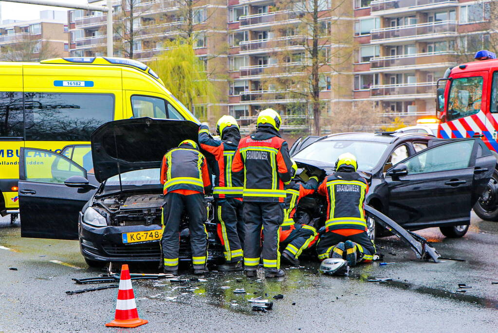 Veel schade bij ongeval op kruising