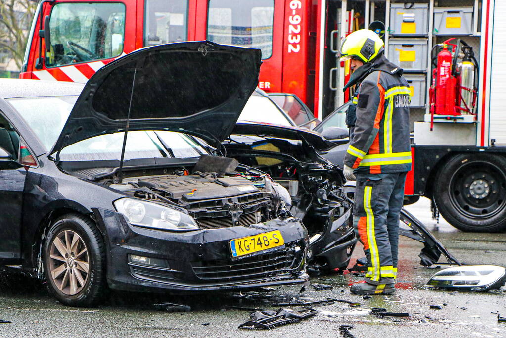 Veel schade bij ongeval op kruising