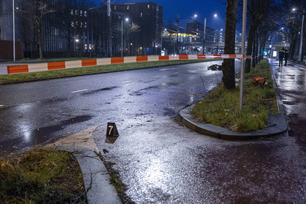 Maaltijdbezorger aangereden door automobilist