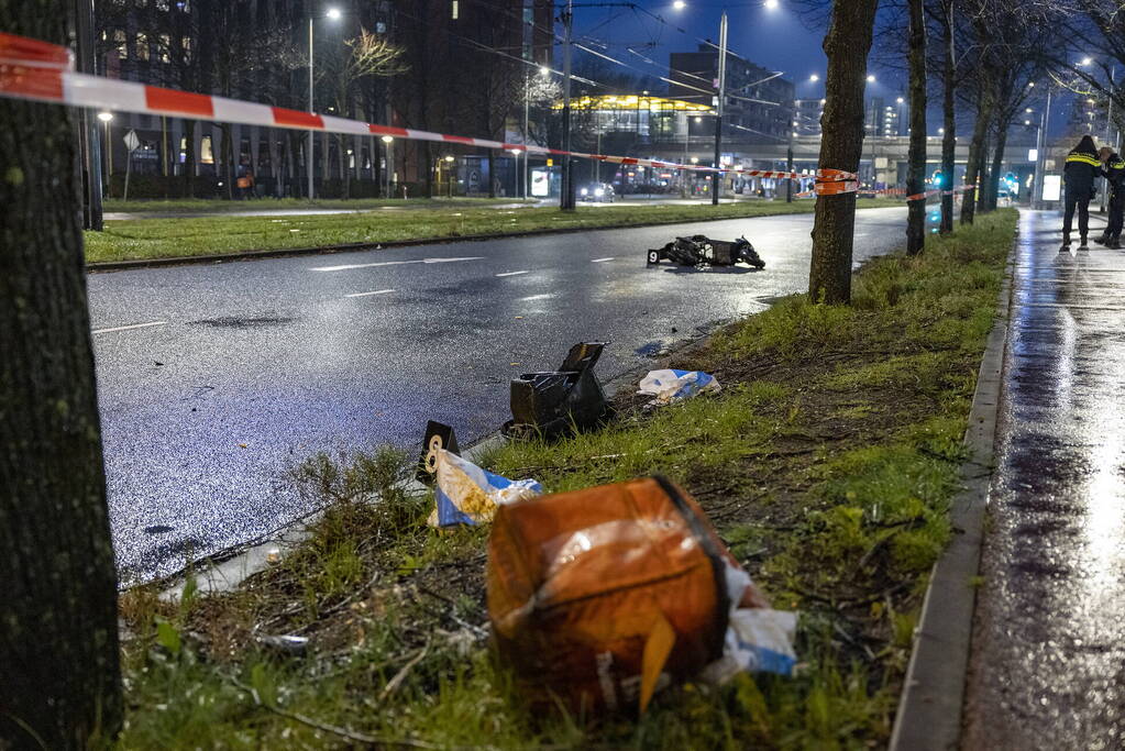 Maaltijdbezorger aangereden door automobilist