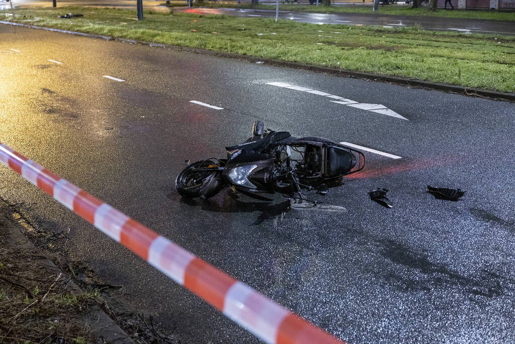 Maaltijdbezorger aangereden door automobilist