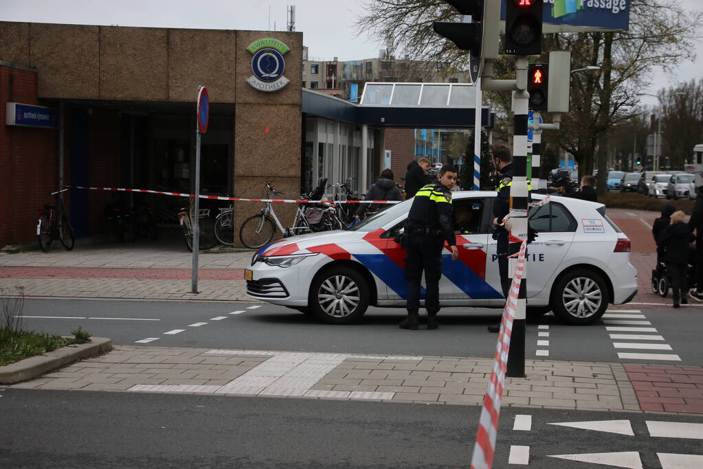 Persoon met verward gedrag van flatgebouw gehaald