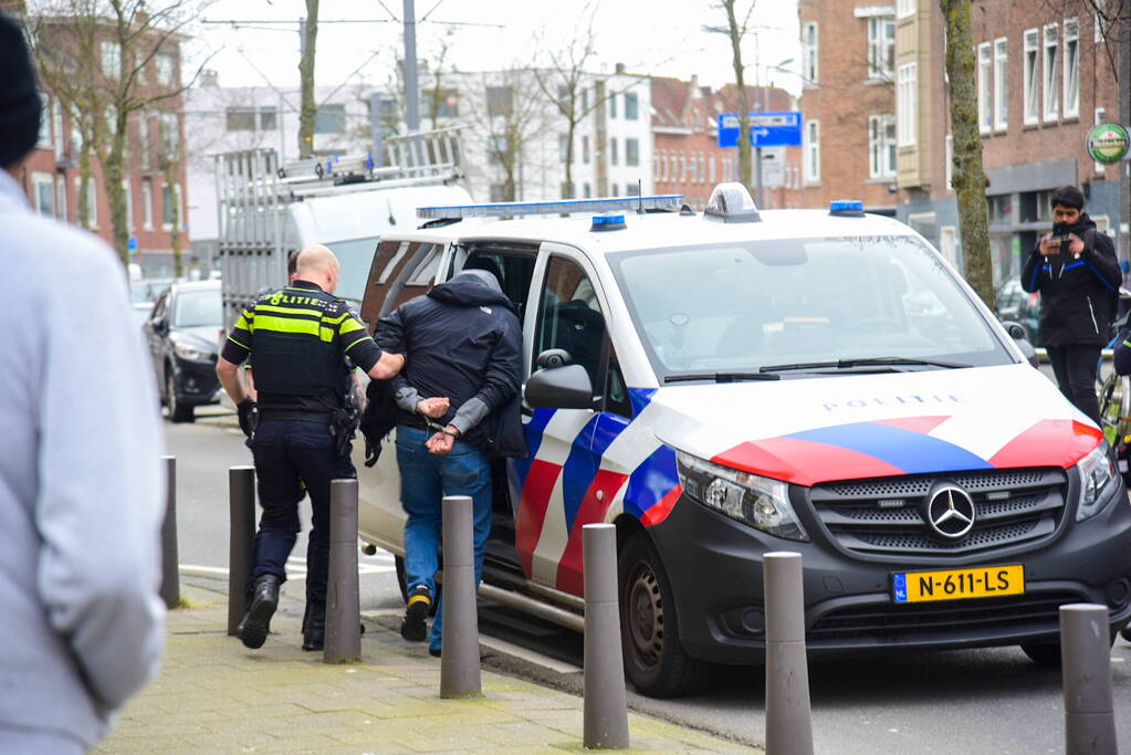 Man Wordt Op Straat Neergeschoten In Charlois, Wolphaertsbocht In Rotterdam