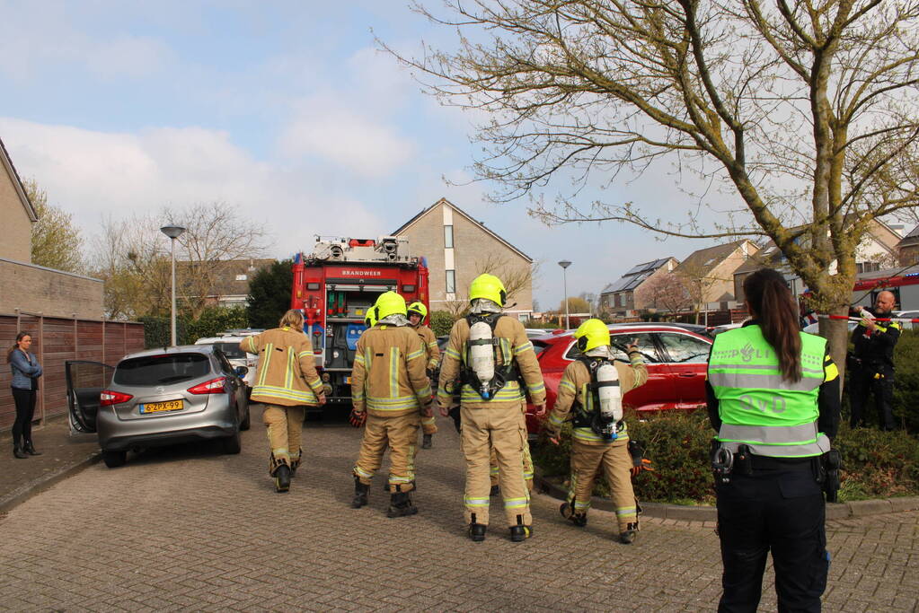 Uitslaande dakbrand bij woning