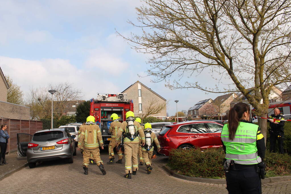 Uitslaande dakbrand bij woning