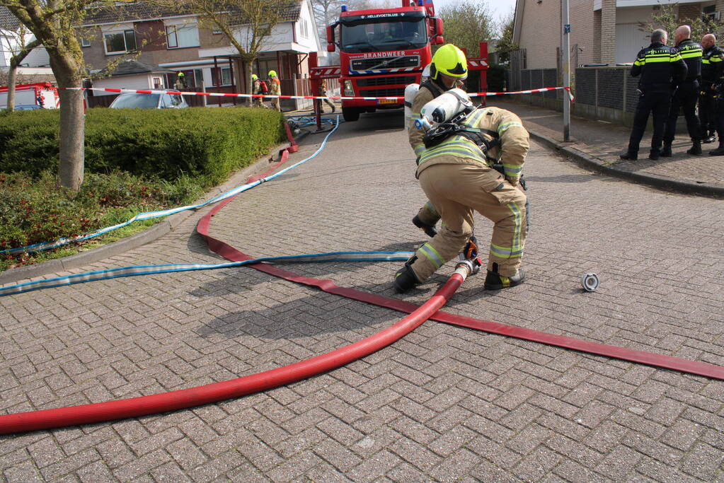 Uitslaande dakbrand bij woning