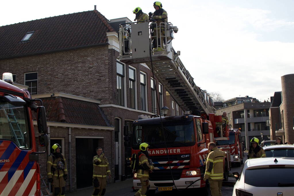 Brandweer ingezet voor dakbrand in binnenstad