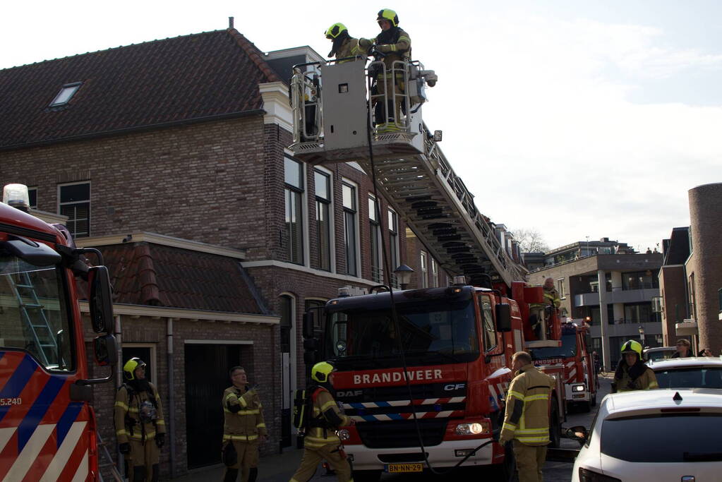 Brandweer ingezet voor dakbrand in binnenstad