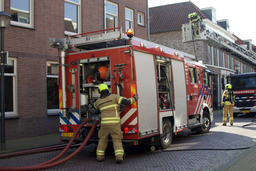 Brandweer ingezet voor dakbrand in binnenstad