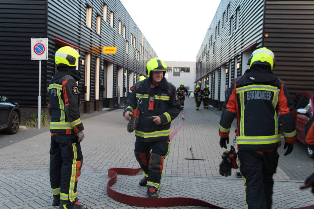 Hevige brand in bedrijfsverzamelgebouw