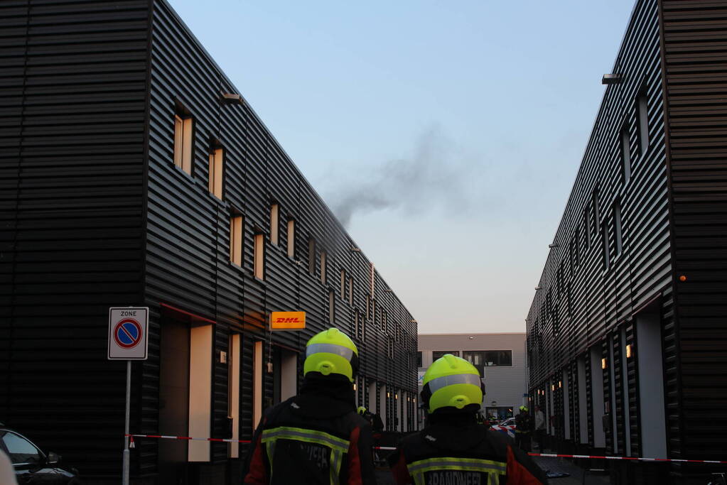 Hevige brand in bedrijfsverzamelgebouw