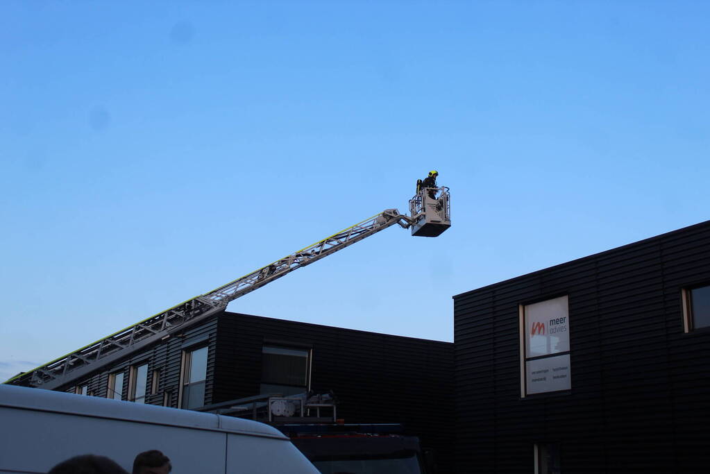 Hevige brand in bedrijfsverzamelgebouw