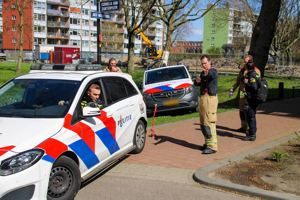 Graafmachine schiet politie te hulp