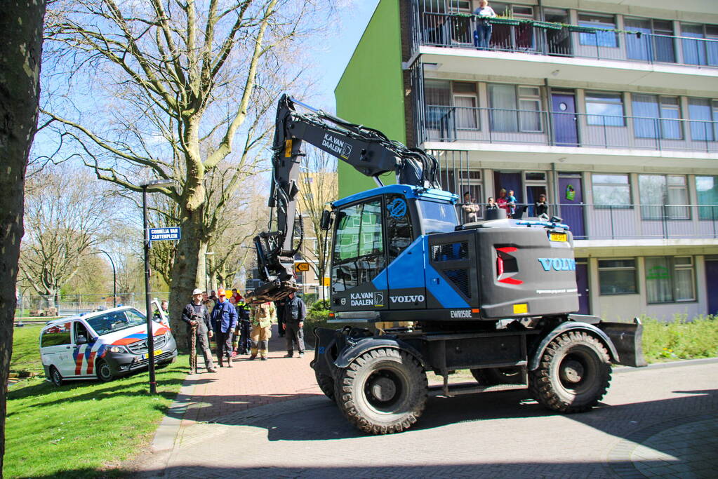 Graafmachine schiet politie te hulp