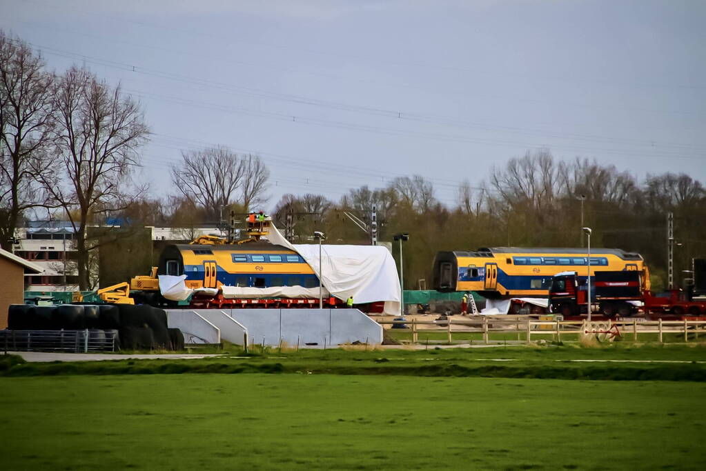 Bedrijven druk bezig berging treinstellen